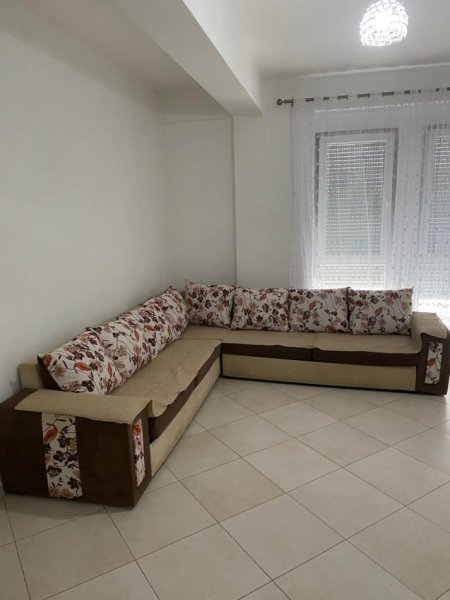Tirane, jepet me qera apartament 2+1 Kati 3, 85 m² 400 € ( Jepet me Qera Super Apartament 2+1+2 Tualete në 5 Maji!)