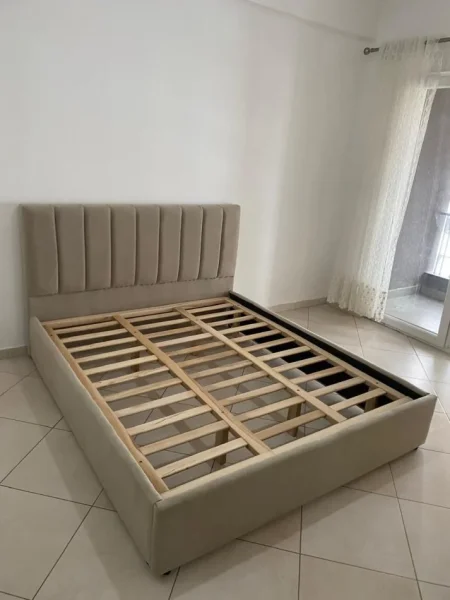 Tirane, jepet me qera apartament 2+1 Kati 3, 85 m² 400 € ( Jepet me Qera Super Apartament 2+1+2 Tualete në 5 Maji!)