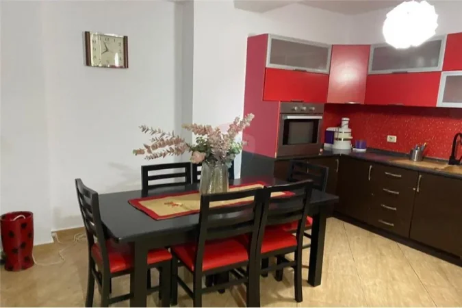 Tirane, jepet me qera apartament 2+1 , 90 m² 450 € (Astir)