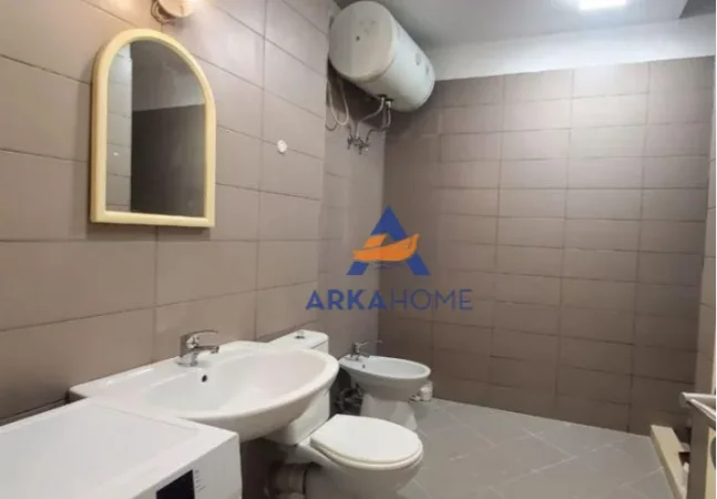 Tirane, shitet apartament 2+1+Ballkon Kati 1, 120 m² 250.000 € (Bulevardi Zogu i Pare)