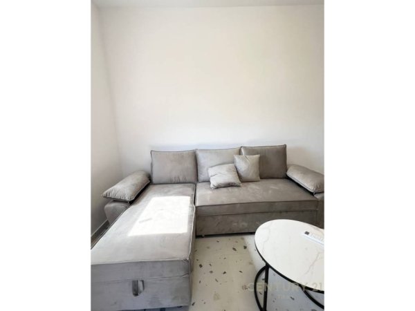 Tirane, jepet me qera apartament 1+1 Kati 3, 65 m² 500 € (“5 Maji”)