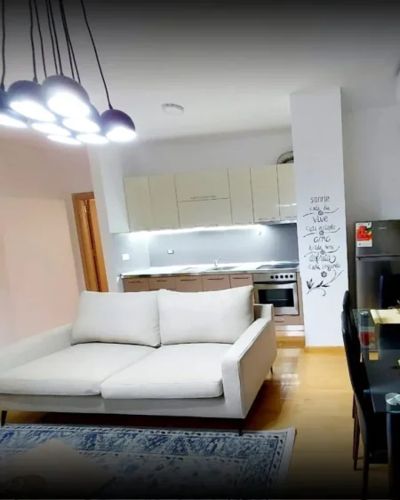 Tirane, jepet me qera apartament 2+1 Kati 3, 80 m² 700 € (RRUGA E DIBRES)