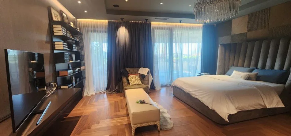 Tirane, shitet apartament 3+1+Aneks+Ballkon , 340 m² (prane Teg)