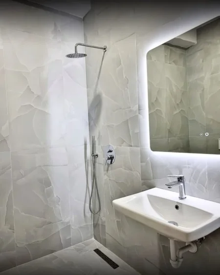 Tirane, jepet me qera apartament 2+1 Kati 3, 110 m² 500 € (APARTAMENT 2+1+2 ME QIRA, ALI DEM TEK REZIDENCA KAIMI)