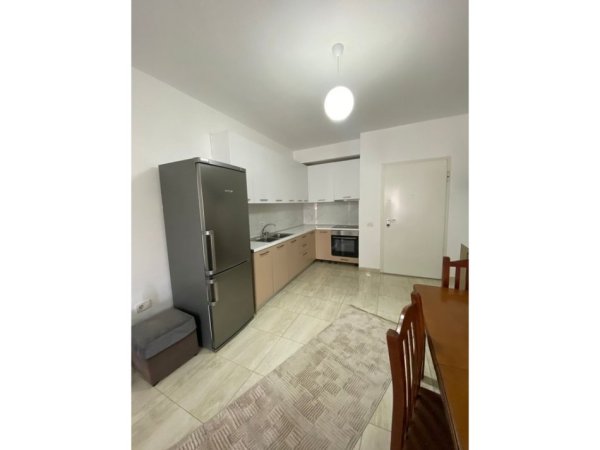 Tirane, jepet me qera apartament 2+1 Kati 2, 80 m² 650 € (KOMUNA E PARISIT)