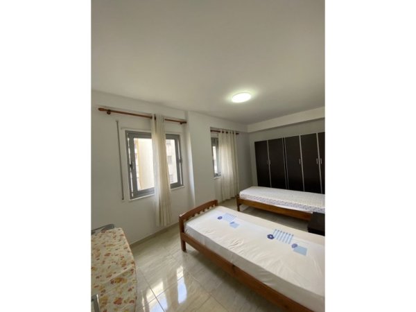 Tirane, jepet me qera apartament 2+1 Kati 2, 80 m² 650 € (KOMUNA E PARISIT)
