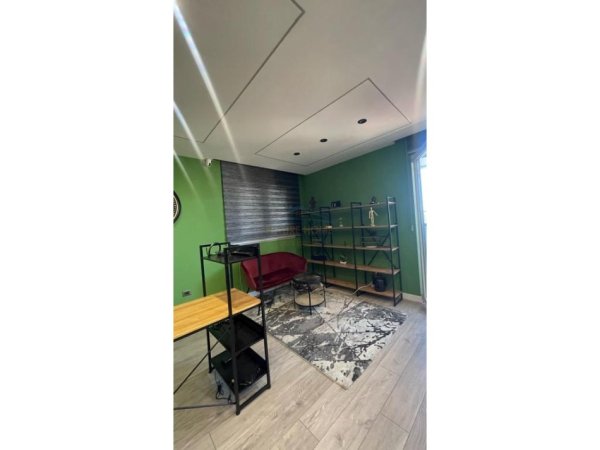 Tirane, jepet me qera ambjent biznesi Kati 7, 180 m² 1.300 € (Ish Profarma, Xhamllik)