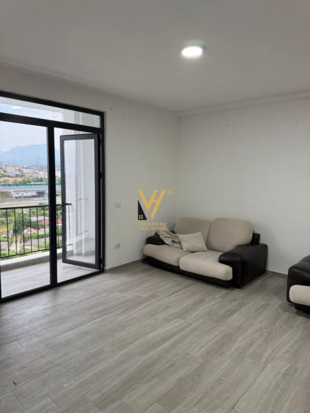 Tirane, jepet me qera apartament 2+1+Ballkon Kati 5, 95 m² 350 € (RRUGA 5 MAJI)