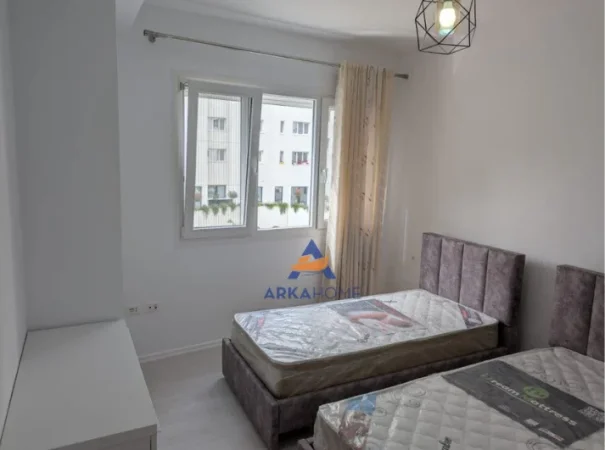 Tirane, jepet me qera apartament 2+1+Ballkon Kati 2, 96 m² 650 € (River Residence Unaza e Re)