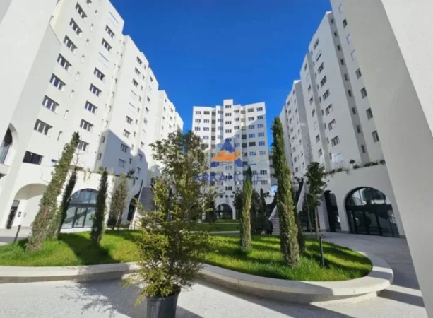 Tirane, jepet me qera apartament 2+1+Ballkon Kati 2, 96 m² 650 € (River Residence Unaza e Re)