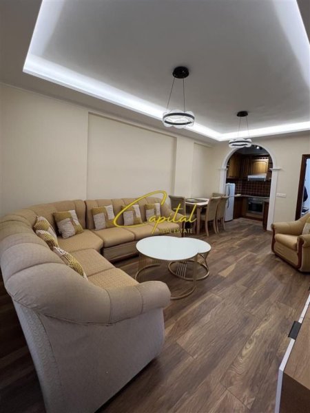 Tirane, jepet me qera apartament 1+1 Kati 1, 68 m² 570 € (PAZARI I RI)