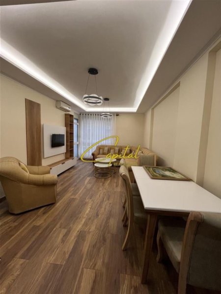Tirane, jepet me qera apartament 1+1 Kati 1, 68 m² 570 € (PAZARI I RI)