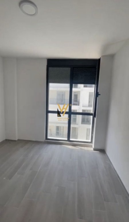 Tirane, jepet me qera apartament 3+1+Ballkon Kati 3, 117 m² 450 € (5 MAJI)