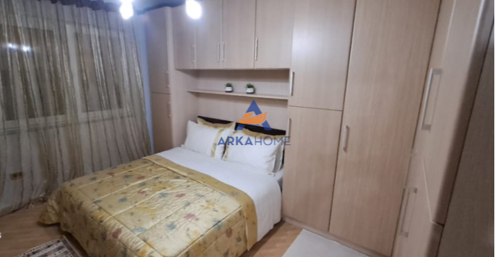 Tirane, jepet me qera garsonier 1+1+Aneks Kati 4, 55 m² 500 € (Prane Liceut Artistik)