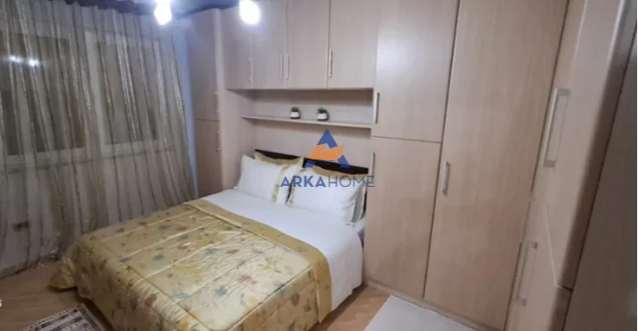 Tirane, jepet me qera garsonier 1+1+Aneks Kati 4, 55 m² 500 € (Prane Liceut Artistik)