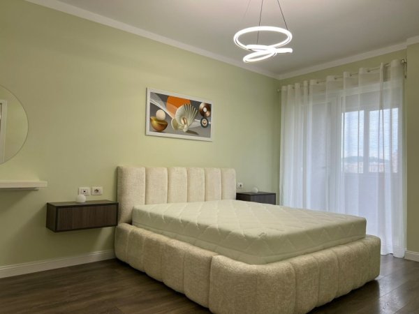 Tirane, shitet apartament 2+1+Ballkon Kati 5, 118 m² 155.000 € (Rruga Loni Ligori Astir)