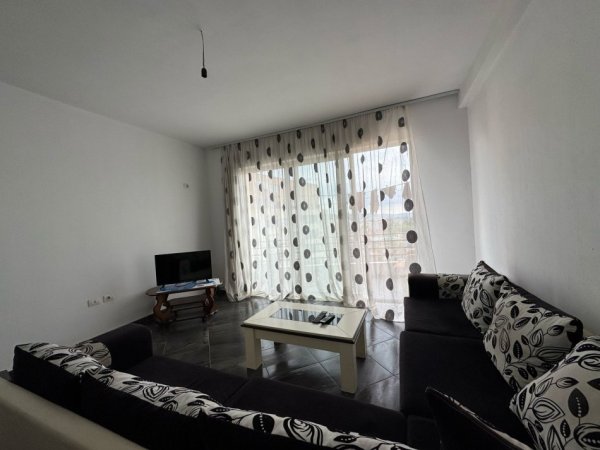 Tirane, jepet me qera apartament 1+1+Aneks+Ballkon Kati 6, 400 € (astir)