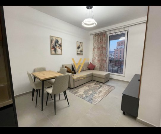 Tirane, jepet me qera apartament 1+1+Ballkon Kati 3, 50 m² 550 € (SHKOLLA E KUQE)