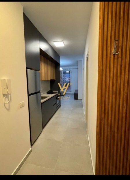 Tirane, jepet me qera apartament 1+1+Ballkon Kati 3, 50 m² 550 € (SHKOLLA E KUQE)
