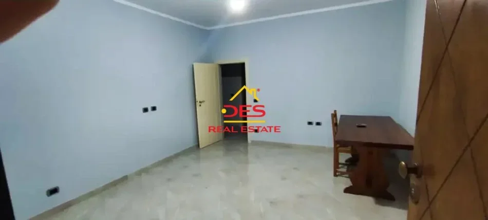 Vlore, jepet me qera shtepi 2+1+Ballkon Kati 0, 90 m² 250 € (Rruga Damian Humariti)
