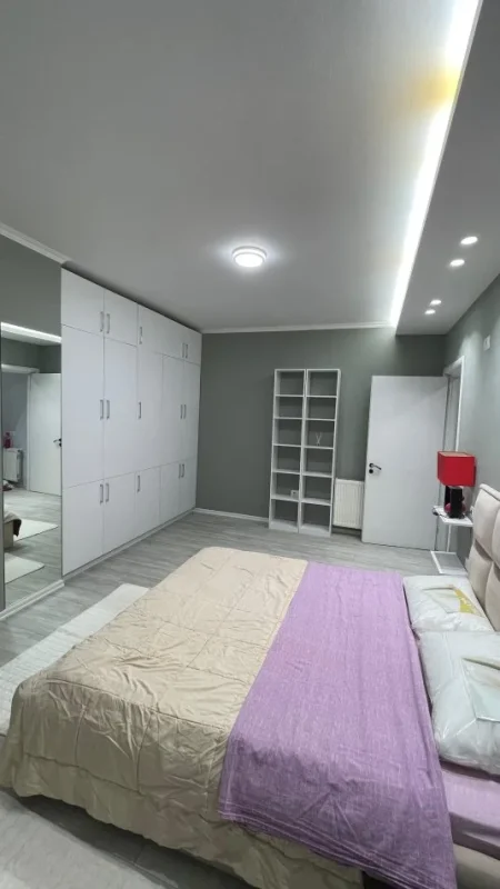Tirane, jepet me qera apartament 1+1+Ballkon Kati 3, 73 m² 700 € (KOMUNA E PARISIT KIKA1)