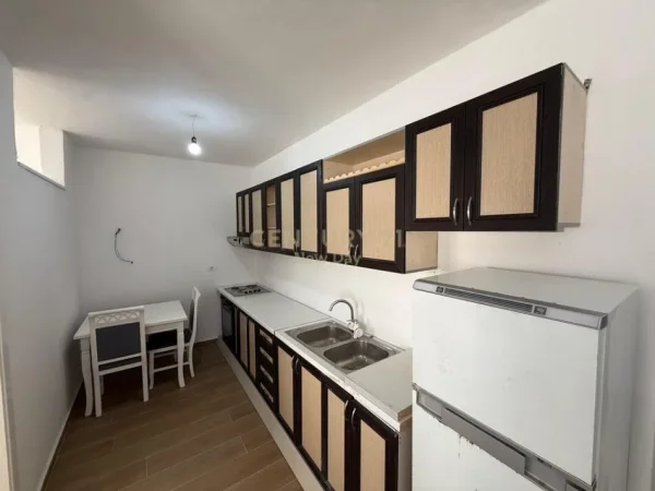 Durres, shitet apartament 1+1 Kati 10, 60 m² 65.000 € (Spitall)