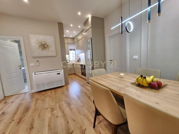 Durres Plazh, shitet apartament 2+1 Kati 7, 90 m² 130.000 € (Plazh Iliria)