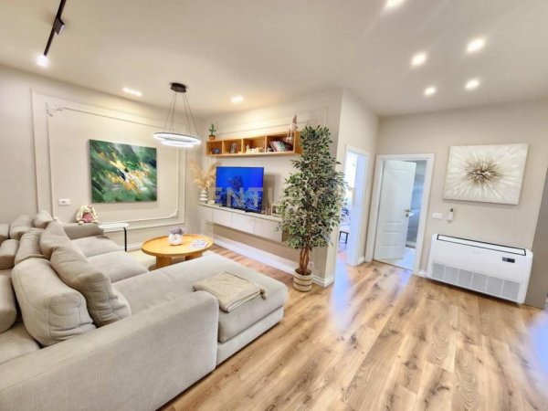 Durres Plazh, shitet apartament 2+1 Kati 7, 90 m² 130.000 € (Plazh Iliria)