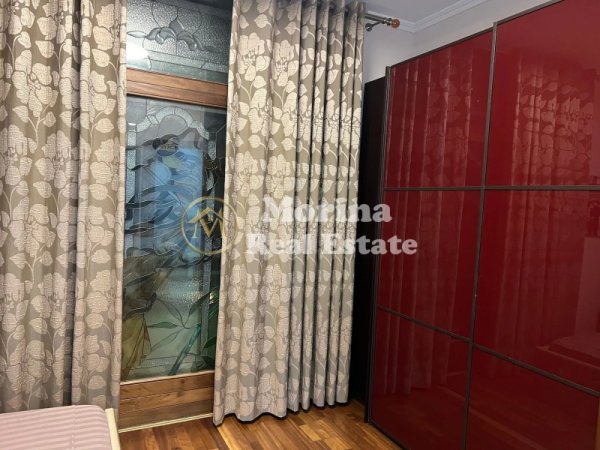 Tirane, jepet me qera apartament 3+1 Kati 1, 150 m² 1.000 € (Rruga Rrapo Hekali)