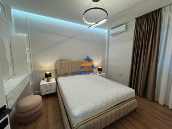 Tirane, jepet me qera apartament 2+1+Ballkon Kati 5, 77 m² 900 € (Prane Spar, Selvia)