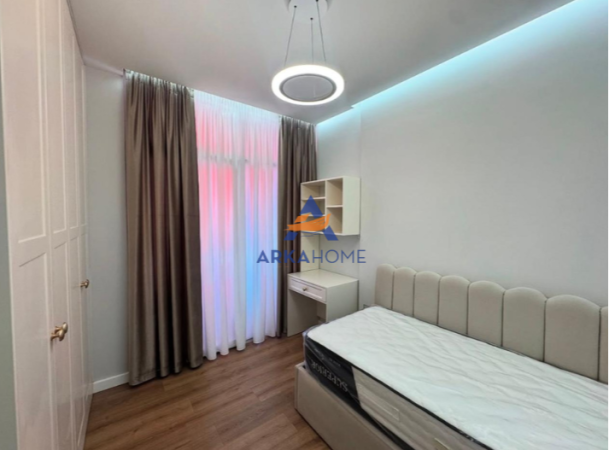Tirane, jepet me qera apartament 2+1+Ballkon Kati 5, 77 m² 900 € (Prane Spar, Selvia)