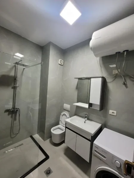 Tirane, jepet me qera apartament 2+1+Aneks+Ballkon Kati 3, 119 m² 700 € (liqeni i that)