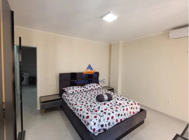 Tirane, jepet me qera apartament 2+1 Kati 5, 95 m² 700 € (ISH STACIONI TRENIT,RRUGA HAXHI HYSEN DALLIU)