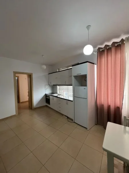 Tirane, jepet me qera apartament 1+1 Kati 1, 60 m² 450 € (bulevardi ri,kashar)