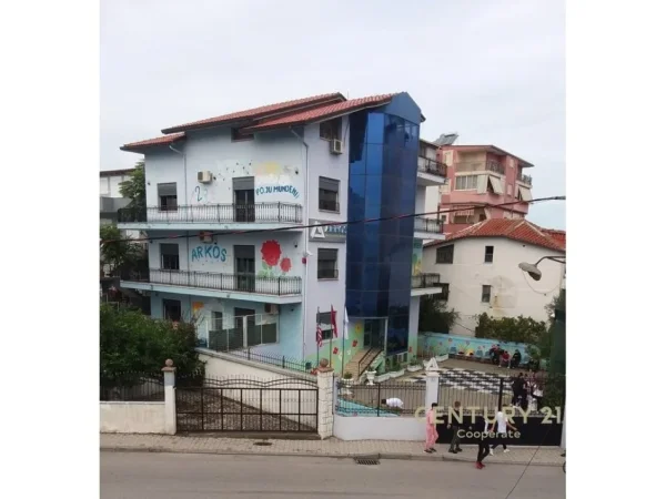 Tirane, shes ambjent biznesi Kati 5, 1.385 m² 1.300.000 € (Selite)