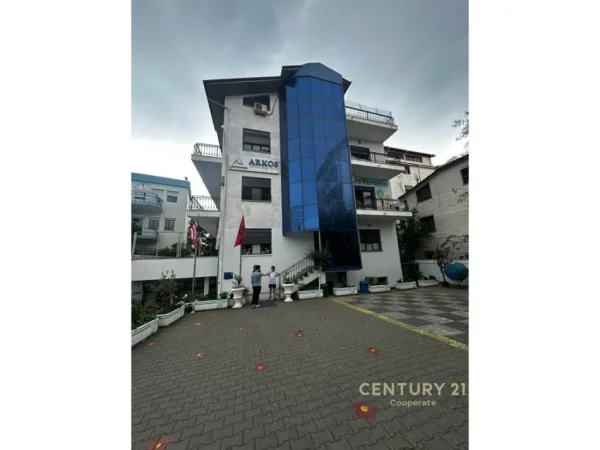 Tirane, shes ambjent biznesi Kati 5, 1.385 m² 1.300.000 € (Selite)