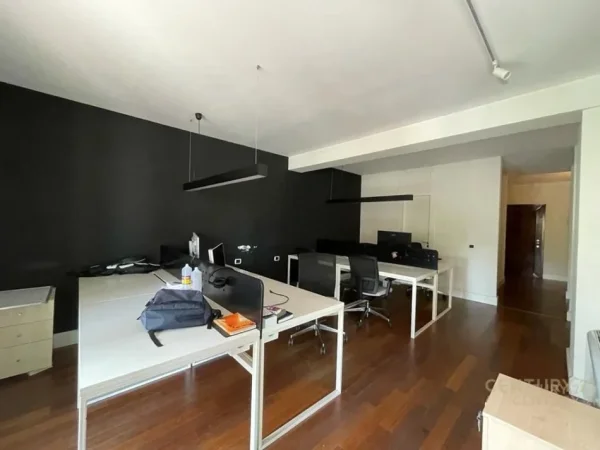 Tirane, shes zyre Kati 2, 187 m² 468.000 € (Blloku)