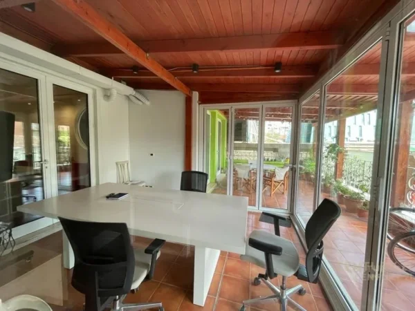 Tirane, shes zyre Kati 2, 187 m² 468.000 € (Blloku)