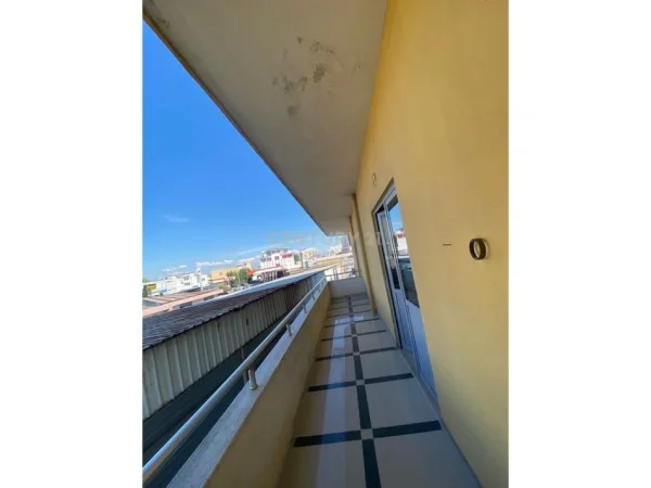 Durres, jepet me qera dyqan Kati 2, 472 m² 600 € (Shkozet, Durrës)