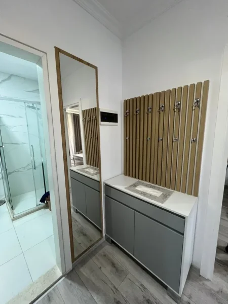 Tirane, jepet me qera apartament 2+1 Kati 8, 70 m² 500 € (bulevardi ri,kashar)