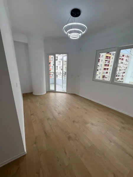 Tirane, shitet apartament 1+1 Kati 4, 60 m² 930.000 € (unaze e re)