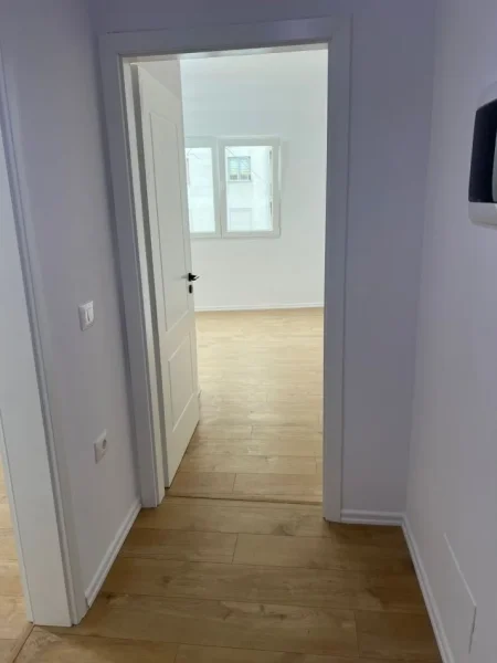 Tirane, shitet apartament 1+1 Kati 4, 60 m² 930.000 € (unaze e re)