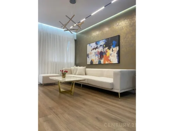Tirane, shes apartament 2+1+Aneks+Ballkon Kati 6, 135 m² 265.000 € (KRISTAL CENTER)