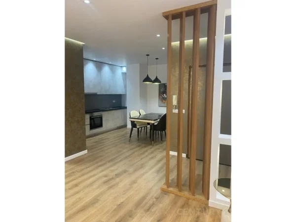 Tirane, shes apartament 2+1+Aneks+Ballkon Kati 6, 135 m² 265.000 € (KRISTAL CENTER)