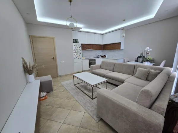 Tirane, shitet apartament 1+1+Aneks+Ballkon Kati 2, 75 m² 90.000 € (shkoze)