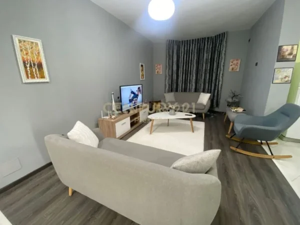 Tirane, shes Vile 3 Katshe Kati 3, 370 m² 850.000 € (Vilat Gjermane)