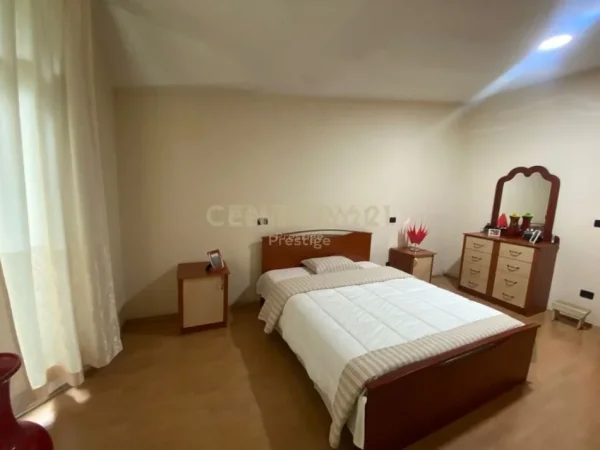 Tirane, shes Vile 3 Katshe Kati 3, 370 m² 850.000 € (Vilat Gjermane)