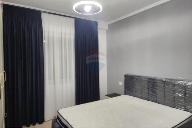 Tirane, jepet me qera apartament 2+1+Ballkon Kati 4, 90 m² 750 € (Kopshti Botanik)
