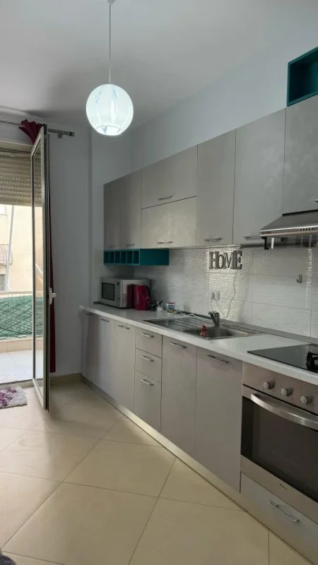 Shqiperi, jepet me qera apartament 2+1 Kati 2, 75 m² 700 € (LIQENI I THATE)