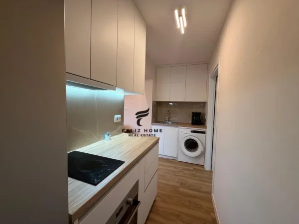 Tirane, jepet me qera apartament 1+1+Ballkon Kati 4, 60 m² 650 € (MINE PEZA)